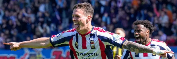 Willem II wint en sluit weer aan