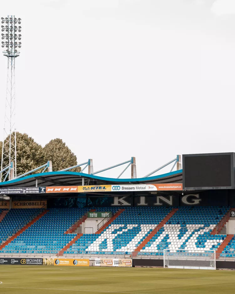 Standbeeld Jan van Roessel onthuld op Koningsdag