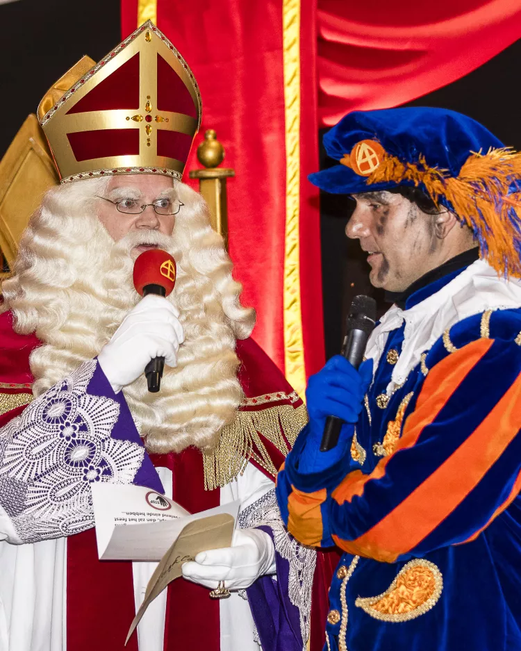 Een feestelijke Sinterklaasmiddag in het Koning Willem II stadion